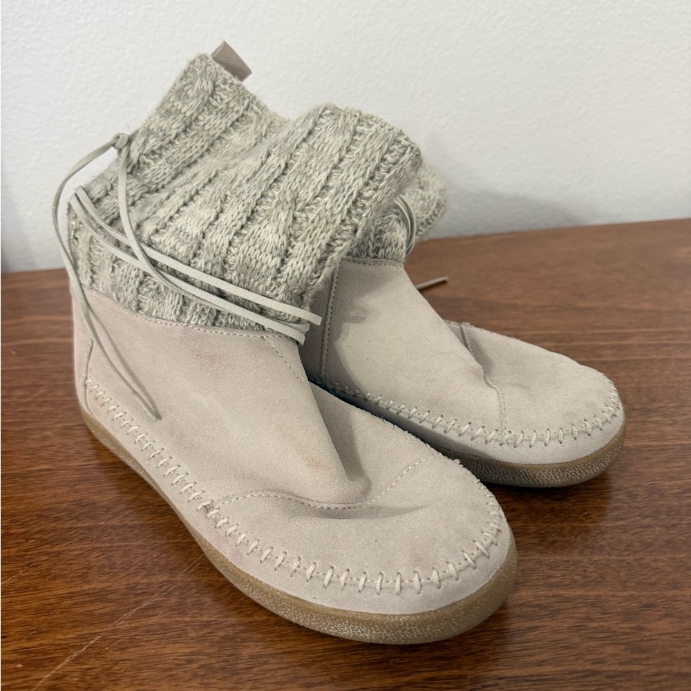 Cozy Knit-Trimmed Women's Boots